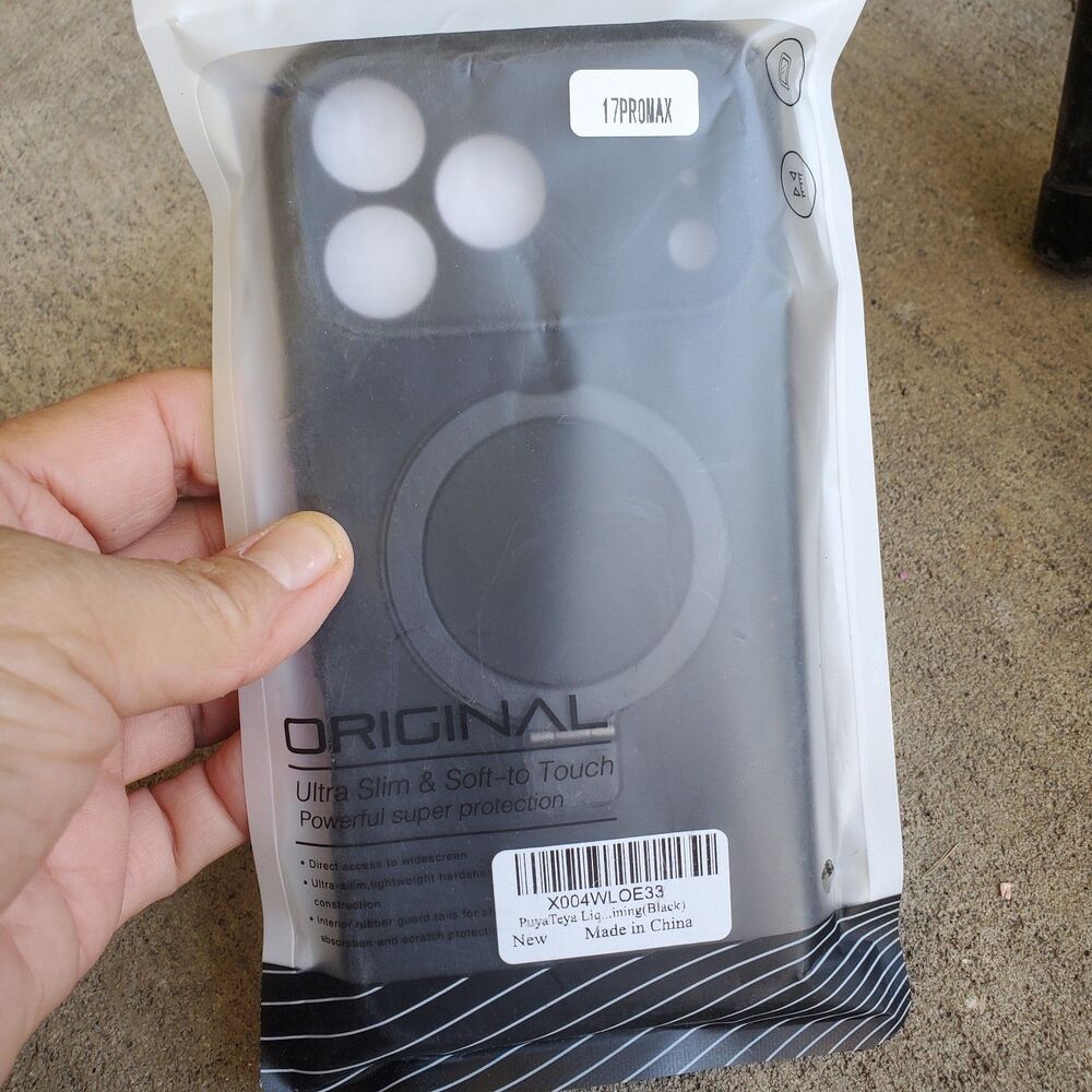 17 Pro Max Black Case
